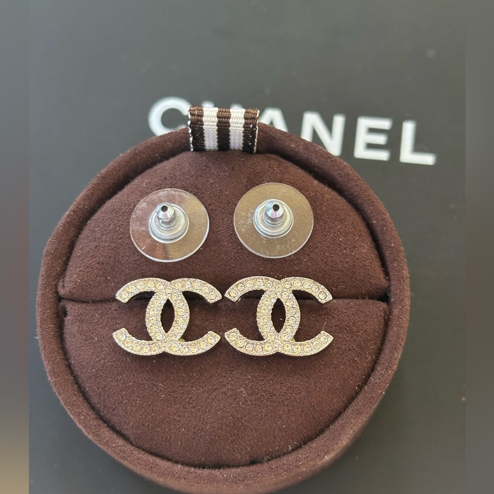 Brand new Authentic set of CHANEL CC logo crystal sliver-tone Earrings